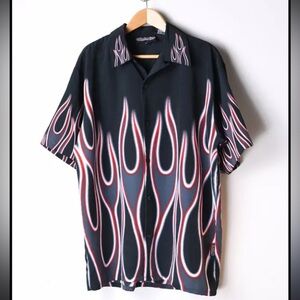 Vintage Y2k Black & Red Flames Short-Sleeve Button Down large